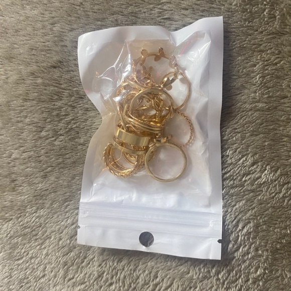 Costume Ring Set - Picture 3 of 4